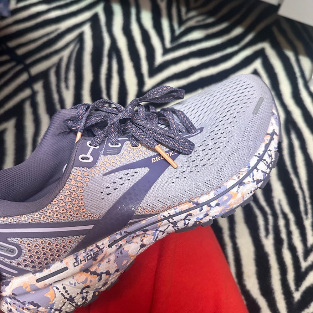 Brooks Ghost Women's Athletic Shoes - Lavender and Gray